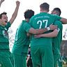 In Jubelpose: Der VfR Groß-Gerau kam in der -Verbandsliga zu einen knappen Sieg gegen Pars Neu-Isenburg. 	Foto: Uwe Krämer