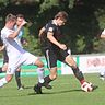 Christian Steffel (am Ball) unterstützt die Spvgg Landshut im wichtigen Heimspiel gegen die SpVgg Osterhofen