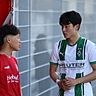 In-gyom Jung (rechts) trägt ab sofort königsblau.