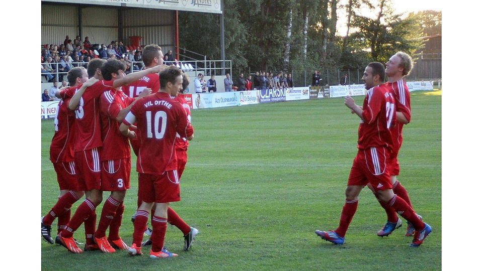 VfL Oythe feiert seinen 2:1-Auswärtssieg. F: Hubert Lammers