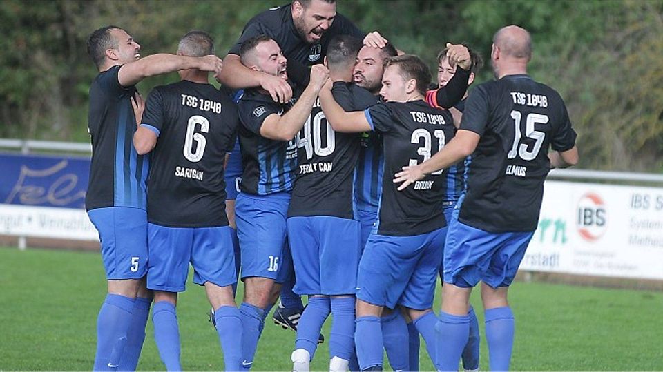 Endlich mal wieder jubeln: Die Fußballer der TSG Gau-Bickelheim streben in Leiselheim einen Sieg an.	Archivfoto: pa/Axel Schmitz