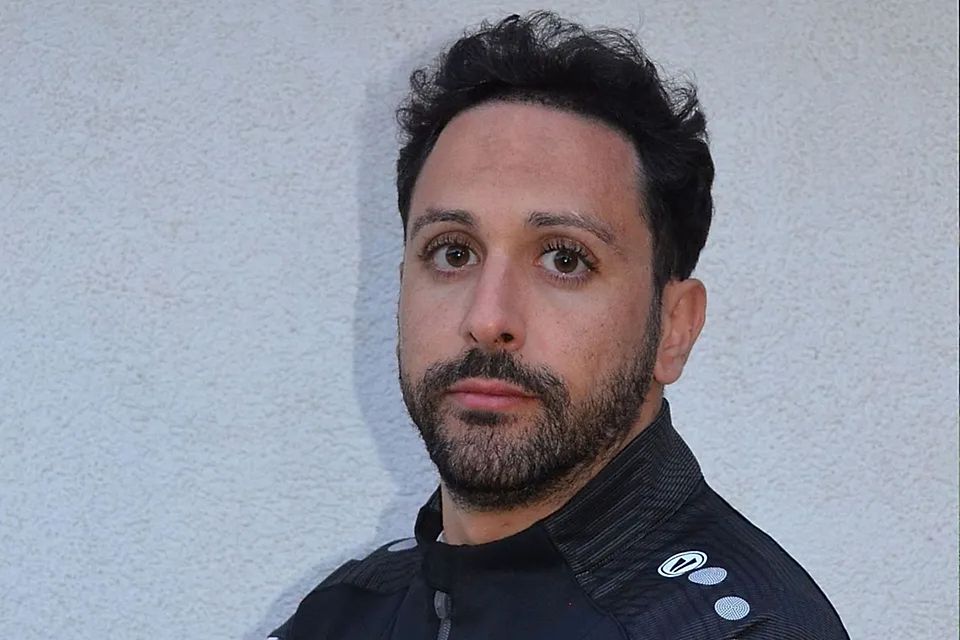 Das ist Gökan Lekesiz. 