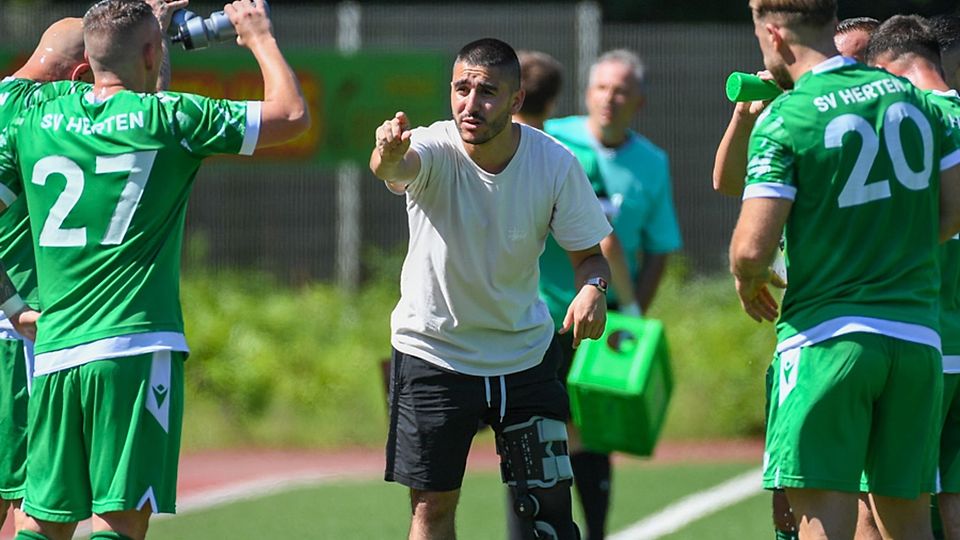  „Alles war gerissen“: Tunahan Kocer (hier im August 2024) steckt noch immer in der Reha. | Foto: Gerd Gründl 