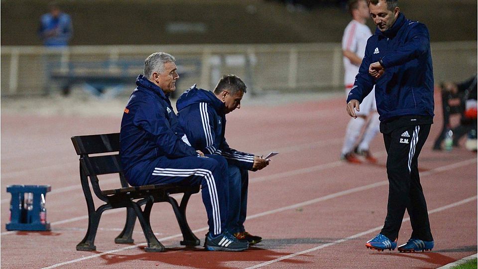 Läuft die Zeit von Trainer Djuradj Vasic beim SV Wiesbaden ab? Archivfoto: Klein.