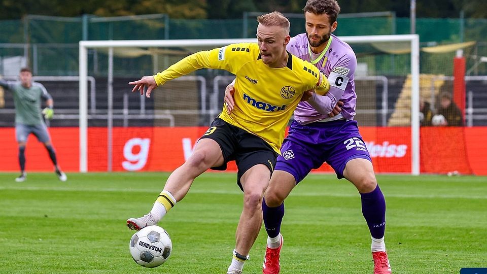 Thomas Winklbauer (am Ball) verlässt die SpVgg Bayreuth und wechselt zum SV Erlbach.