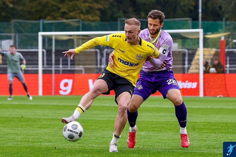 Thomas Winklbauer (am Ball) verlässt die SpVgg Bayreuth und wechselt zum SV Erlbach.