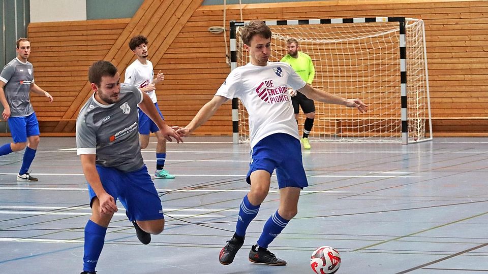 Endstation Vorrunde: Weder der SV Inning (weiße Trikots) noch der FSV Höhenrain konnten sich für die Endrunde qualifizieren. Das direkte Duell endete 1:1 unentschieden.