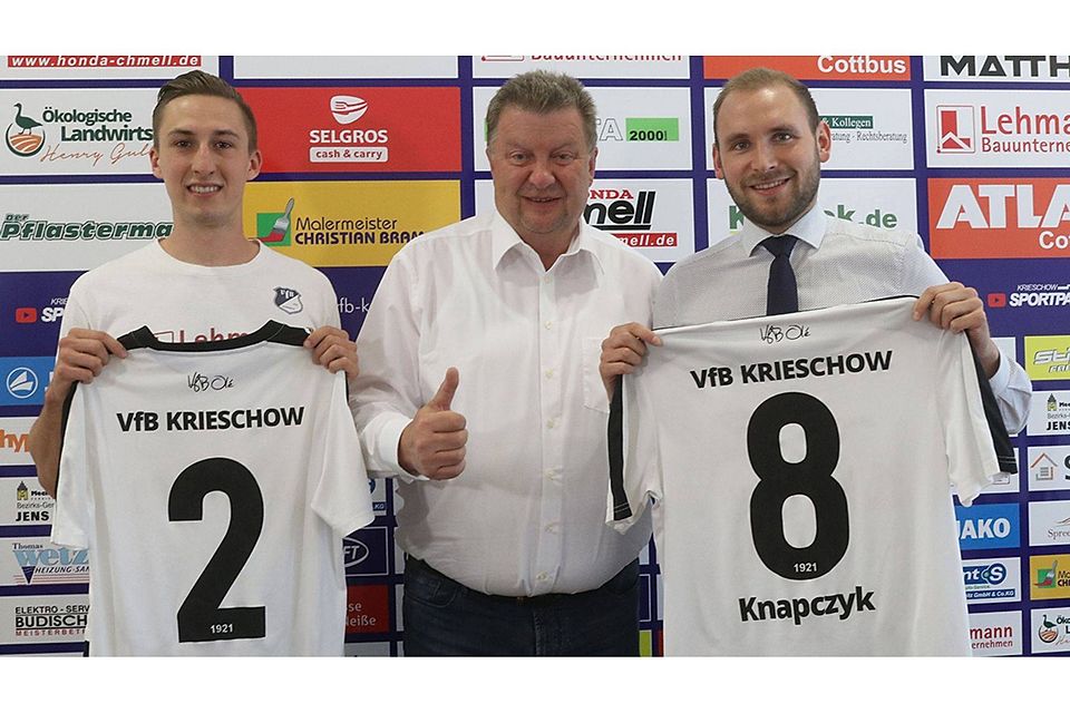 Erich Jeschke, VfB-Präsident Hans-Jörg Grafe und Philipp Knapczyk