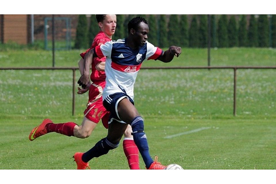 Abdoul Salam Ouedraogo (am Ball) vertritt Görzig (LK 5) in der Elf der Woche.         F: Poloczek