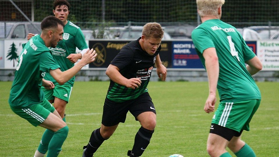 Den Heimvorteil wollen Michael Schnaderbeck (Mi.) und der Lenggrieser SC dreimal zunutze machen.