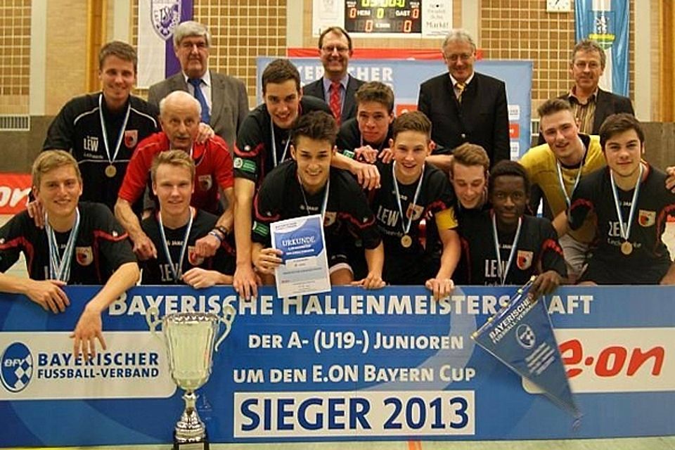 Die U19 des FC Augsburg besiegt im Finale die Überraschungsmannschaft der SG Quelle Fürth. Foto: bfv