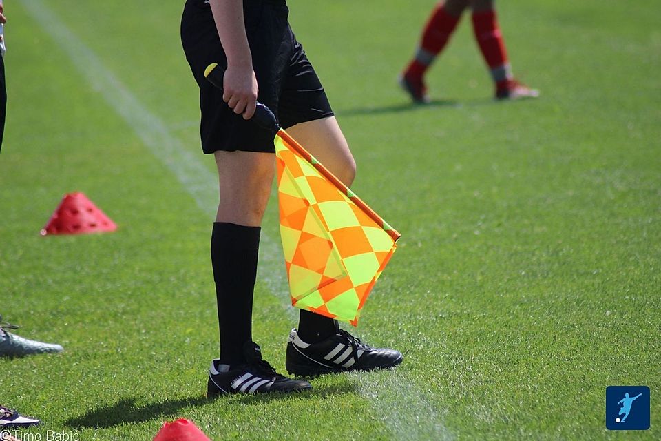 Schiedsrichter werden dringend gesucht. Schiedsrichter werden dringend gesucht.