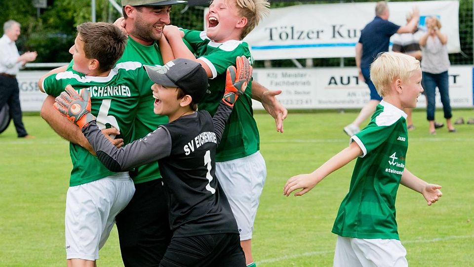Überschäumender Jubel: So wie 2019 die Fußballer des SV Eichenried freuen sich auch heuer wieder die E-Jugendteams aus dem Landkreis. ArchivFoto: Dominik Findelsberger