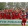 Die Frauen von Fortuna Köln bejubeln den Pokalsieg