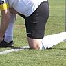 Auch im Saisonendspurt gilt: Fußballschuhe ordentlich zumachen.