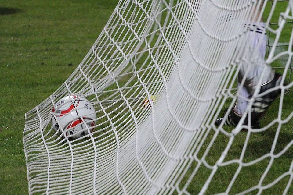 Der Ball hätte mindestens einmal öfter den Weg über die Torlinie finden müssen, damit Viktoria Schaafheim noch Chancen auf den Aufstieg gehabt hätte. 