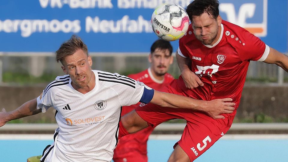 Kompromisslose Abwehrarbeit: Die Defensive des VfB Hallbergmoos um Jonas Mayr (r.) ist mit neun Gegentreffern aktuell die beste in der Landesliga Südost.