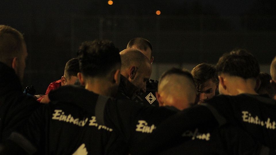 Teambesprechung der SpVgg Eintracht Erfurt nach dem Derbysieg gegen Kerspleben