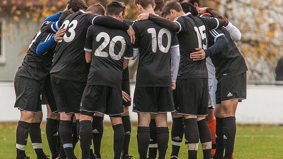 Eng zusammenrücken will der SV Pettstadt im Abstiegskampf der Landesliga Nordwest. Vier Youngsters aus der U23 sollen drei Abgänge kompensieren. F: Will