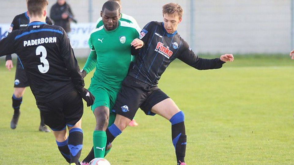 Doppelten Grund zur Freude: Paderborns Josip Majic (r.) erzielte im Heimspiel gegen den FC Gütersloh zwei Tore. F: Heinemann