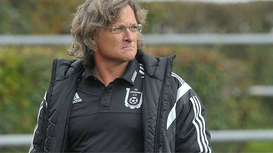 Robert Rothmeier bleibt Trainer beim FC Künzing. F: Geisler