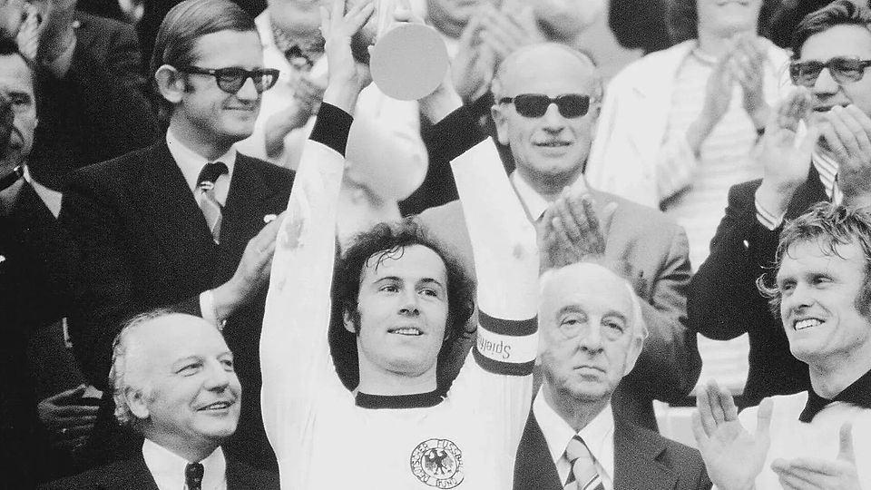 Im Alter von 78 Jahren ist Fußball-Legende Franz Beckenbauer verstorben. 