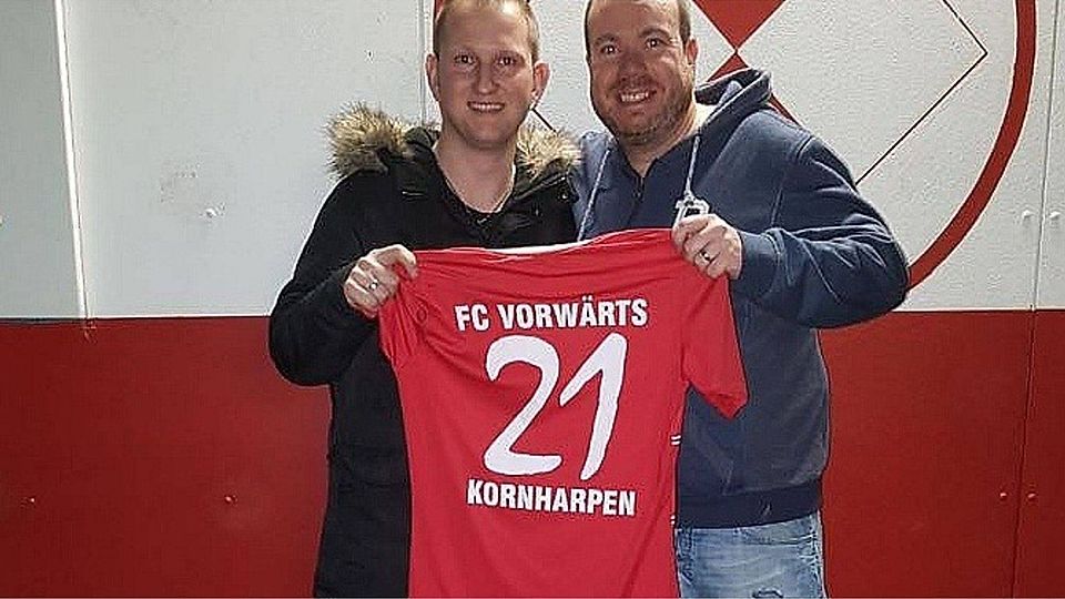 Neuzugang Sascha Pospiech (l.) und Trainer Jan Schröter. Foto: Vorwärts Kornharpen