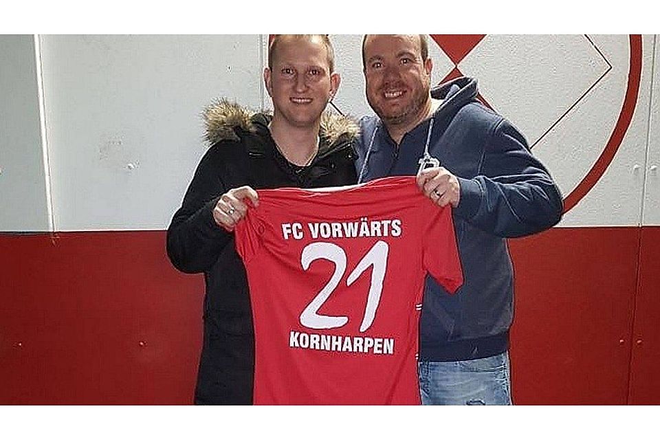 Neuzugang Sascha Pospiech (l.) und Trainer Jan Schröter. Foto: Vorwärts Kornharpen