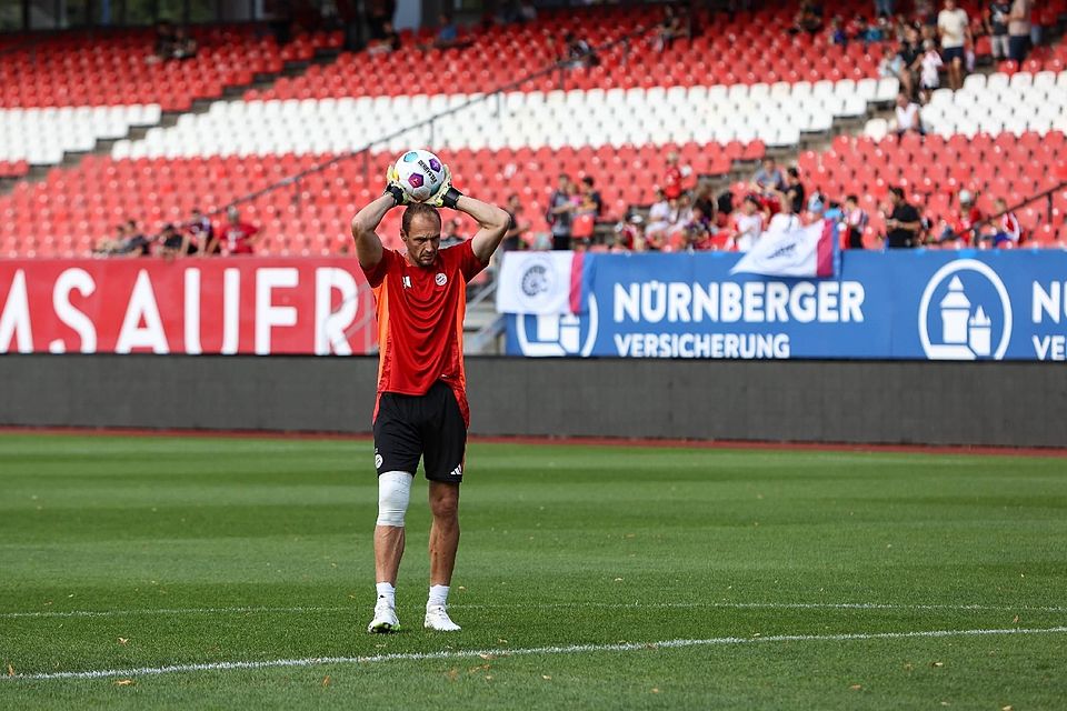 Vater Jaroslav Drobny ist beim FC Bayern für die Amateure als Torwart-Trainer beschäftigt.