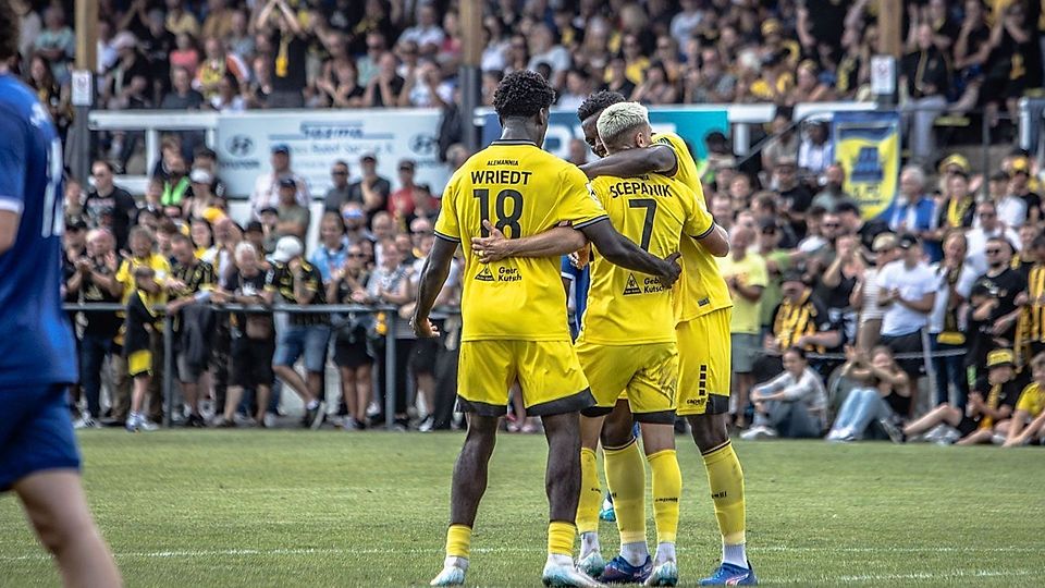 Ein beliebtes Los ist wie immer Alemannia Aachen. Doch wohin geht die Reise für den Drittligisten?