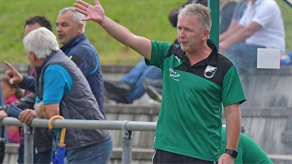 Dietmar Zuleger zeigt beim FC Zuzenhausen auch weiterhin die Richtung an. F: Lörz