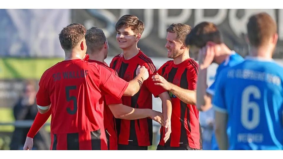 Bastian Bsullak (Mitte) wird die SG Walluf im Sommer verlassen - mutmaßlich in höhere Liga-Sphären.