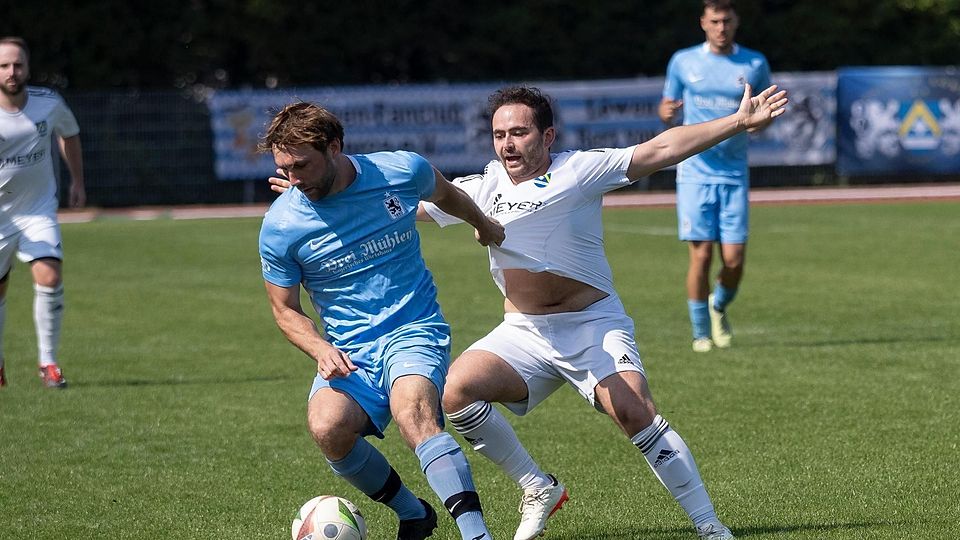 Poing ( weiss) Ben Chajet KK Test vs Löwen  Daniel Deis