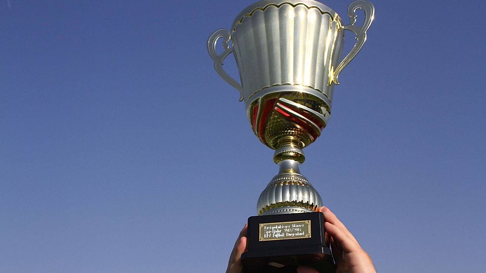 Beim hochkarätigen Jugendturnier im Taunus konnte sich königsblau gegen schwarz-gelb durchsetzen.