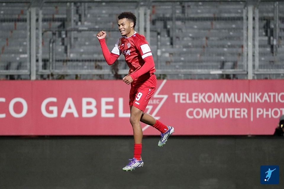 Die Würzburger Kickers um Jermain Nischalke haben einen Lauf und sind ein ganz heißer Titelkandidat.