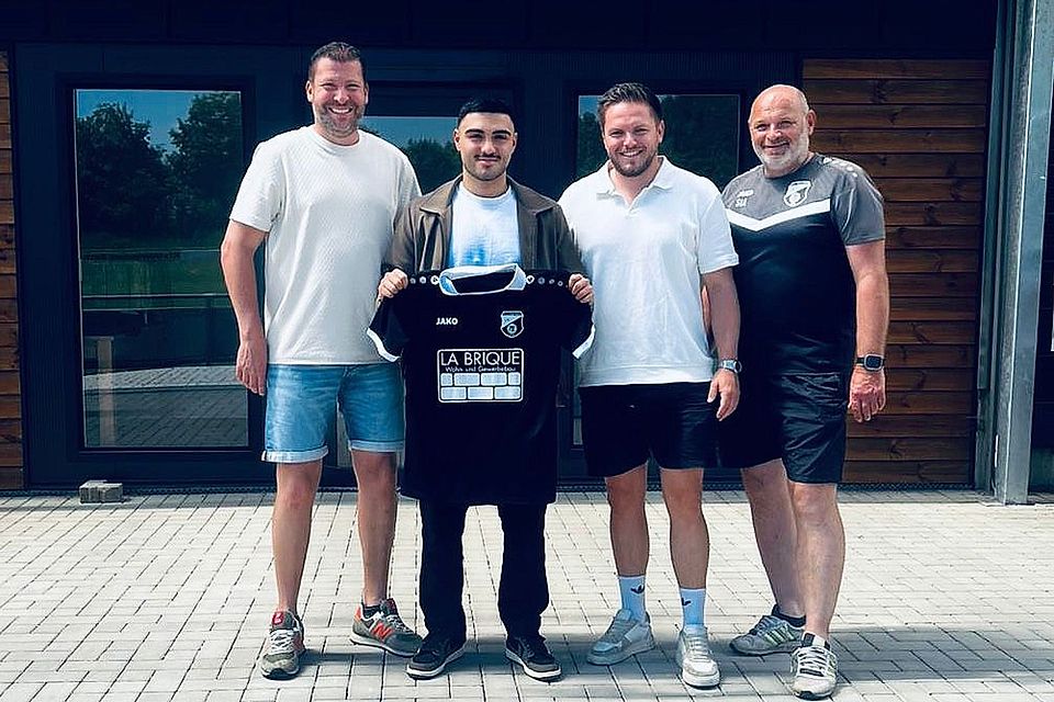 Altan Yavuz (Zweiter von links) wird beim FCT seine ersten Gehversuche im Herrenfußball wagen.