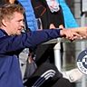 Tauscht den Trainerstuhl wieder gegen einen Platz im Kader: Hackenheims Angreifer Niklas Schneider ist wieder fit.	Foto: Mario Luge