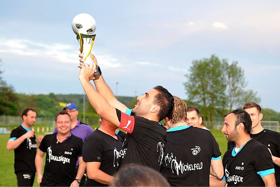 Der TSV Michelfel war der letzte Pokalsieger. Wer wird die Trophäe dieses Mal gewinnen? F: Siegfried Lörz