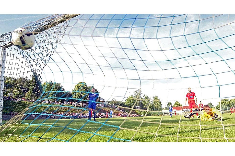 Die Fans bekamen einige Treffer zu sehen. Ganze 16 Mal zappelte der Ball im Tor des A-Kreisligisten SV Weidenstetten.  F: Eibner