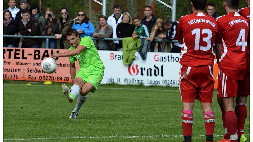 Mit elf Treffern ist Florian Krauß (links) neben Stefan Abraham erfolgreichster Schütze des FC Creußen. Ob der 25-Jährige sein Konto ausgerechnet gegen den Spitzenreiter FC Marktleugast aufstocken kann?F: Mularczyk