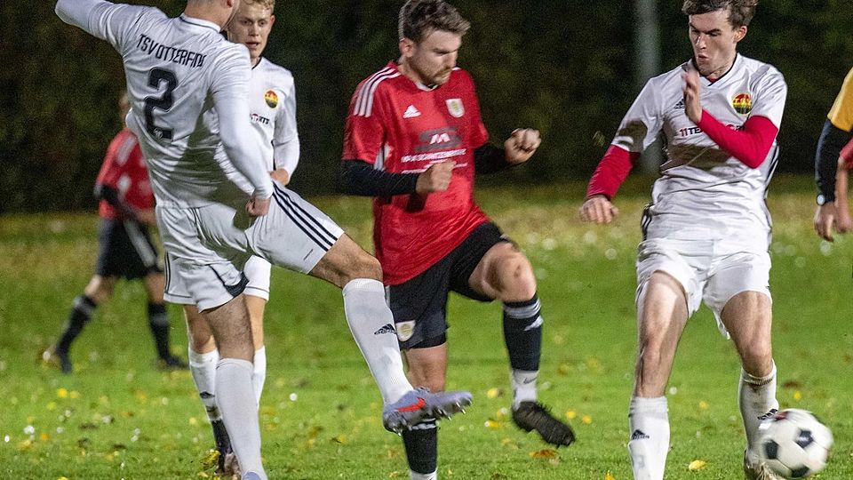 Kämpferisches Derby: Gegen den TSV Otterfing (weiß) bewies die DJK Darching Disziplin.