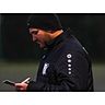 Hat auch gegen Türk Ataspor Wetzlar viel zu notieren: Brian Davies, Trainer des Fußball-Gruppenligisten FSV Schröck, der bei der 2:3-Niederlage aber durchaus Positives notieren kann. (Archivbild) © Lars Hinter