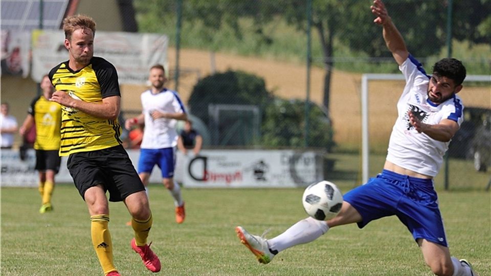 Der FC Ränkam – hier gegen den FC Kosova Regensburg – will gegen die SG Chambtal seinen Erfolgsweg fortsetzen. Foto: Simon Tschannerl