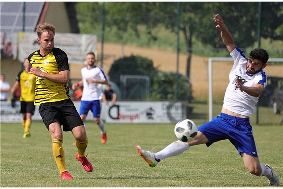 Der FC Ränkam – hier gegen den FC Kosova Regensburg – will gegen die SG Chambtal seinen Erfolgsweg fortsetzen. Foto: Simon Tschannerl