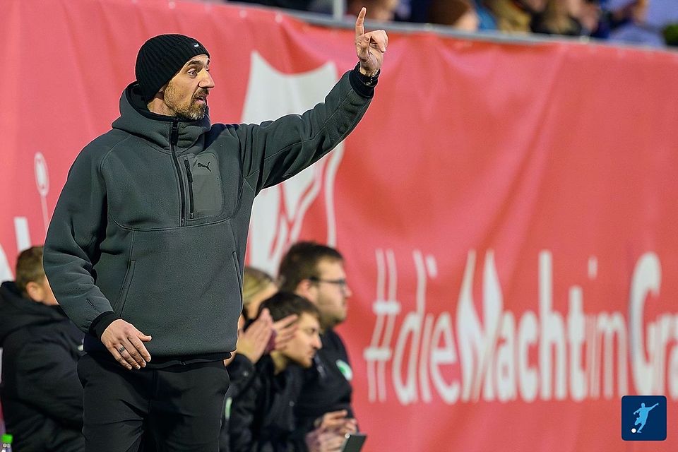 Roberto Hilbert stärkt seinem Team nach der erneuten Niederlage in Aubstadt weiterhin den Rücken.