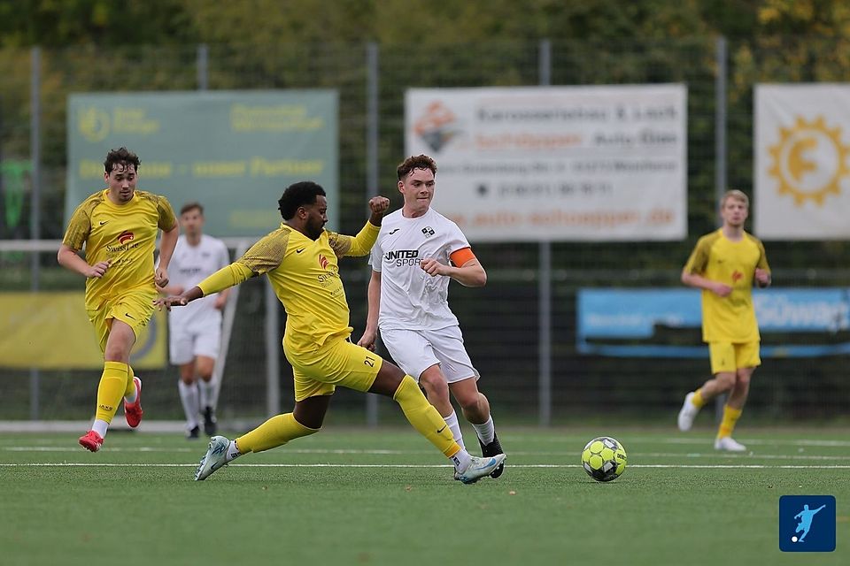 Der FV Alemannia Nied II führte lange, doch die Gäste vom SV 09 Hofheim kämpften sich in der Schlussphase zurück und sicherten sich ein 3:3-Unentschieden. SV-Kapitän Ciron Gerstberger (weißes Trikot) leitete die Aufholjagd mit seinem Anschlusstreffer nach der Pause ein.