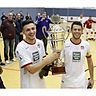Glückliche Gewinner des letzten Solarlux-Hallenfestivals - der 1. FC Kaiserslautern II F: Gert Westdörp / Neue Osnabrücker Zeitung