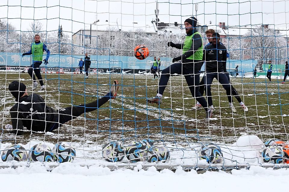 Landen Schneebälle häufiger im Netz? Der TSV 1860 München und seine Tor-Krise – ohne Neuzugang dürfte die Offensivschwäche kaum zu beheben sein.