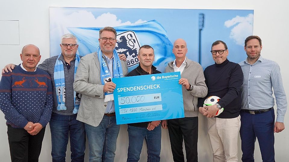 „Zeigt den tiefen Glauben an unser Konzept“: 1860-Präsident Robert Reisinger bedankte sich bei Hauptsponsor „Die Bayerische“ nach deren Sponsoring.