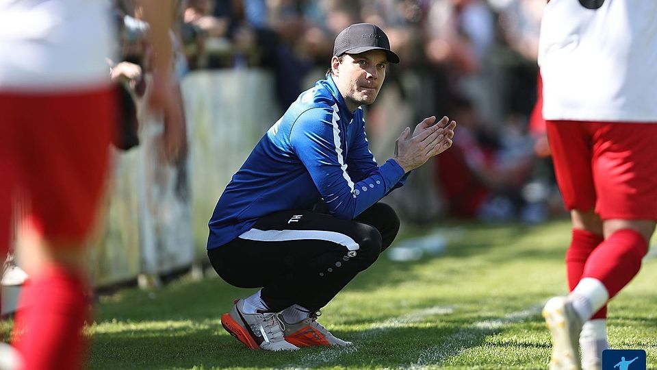 Warten nun seit sieben Spielen auf einen Sieg: Der FC Bad Kissingen 06 und Trainer Tim Herterich.